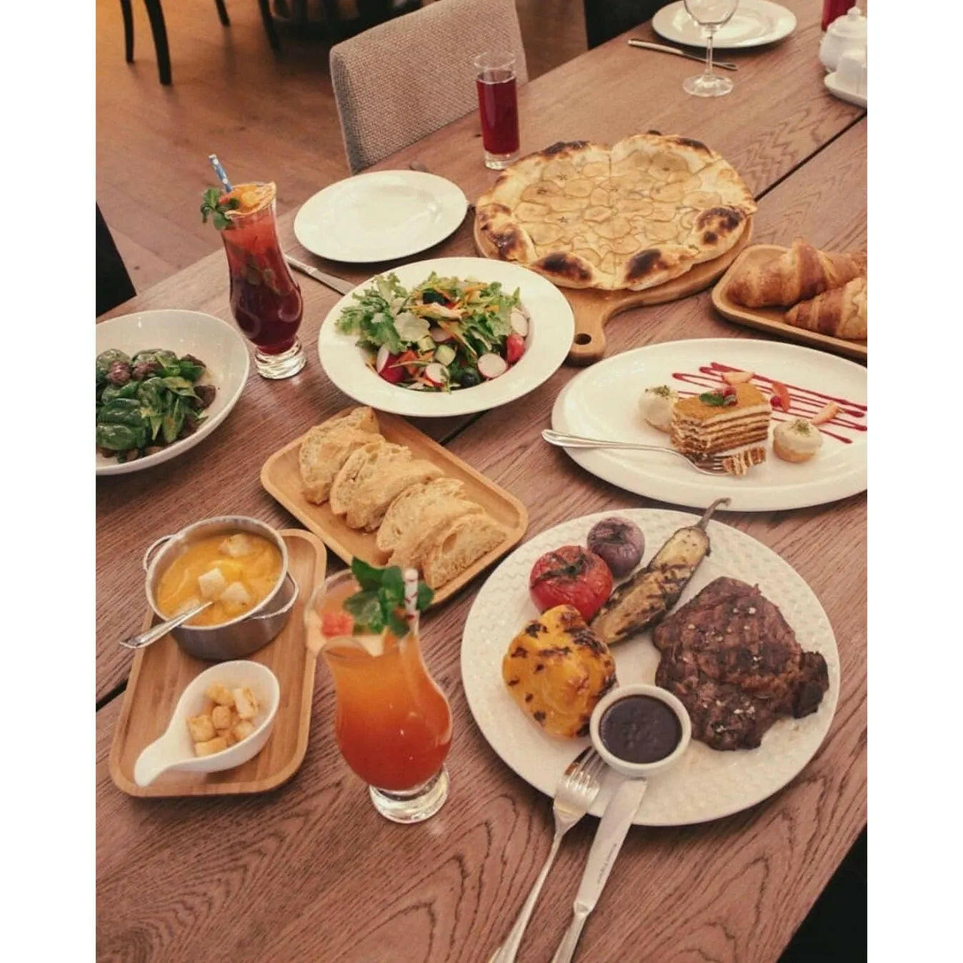 Bamboo Dish 11"x 7" For Appetizers / Barbecue / Burgers.