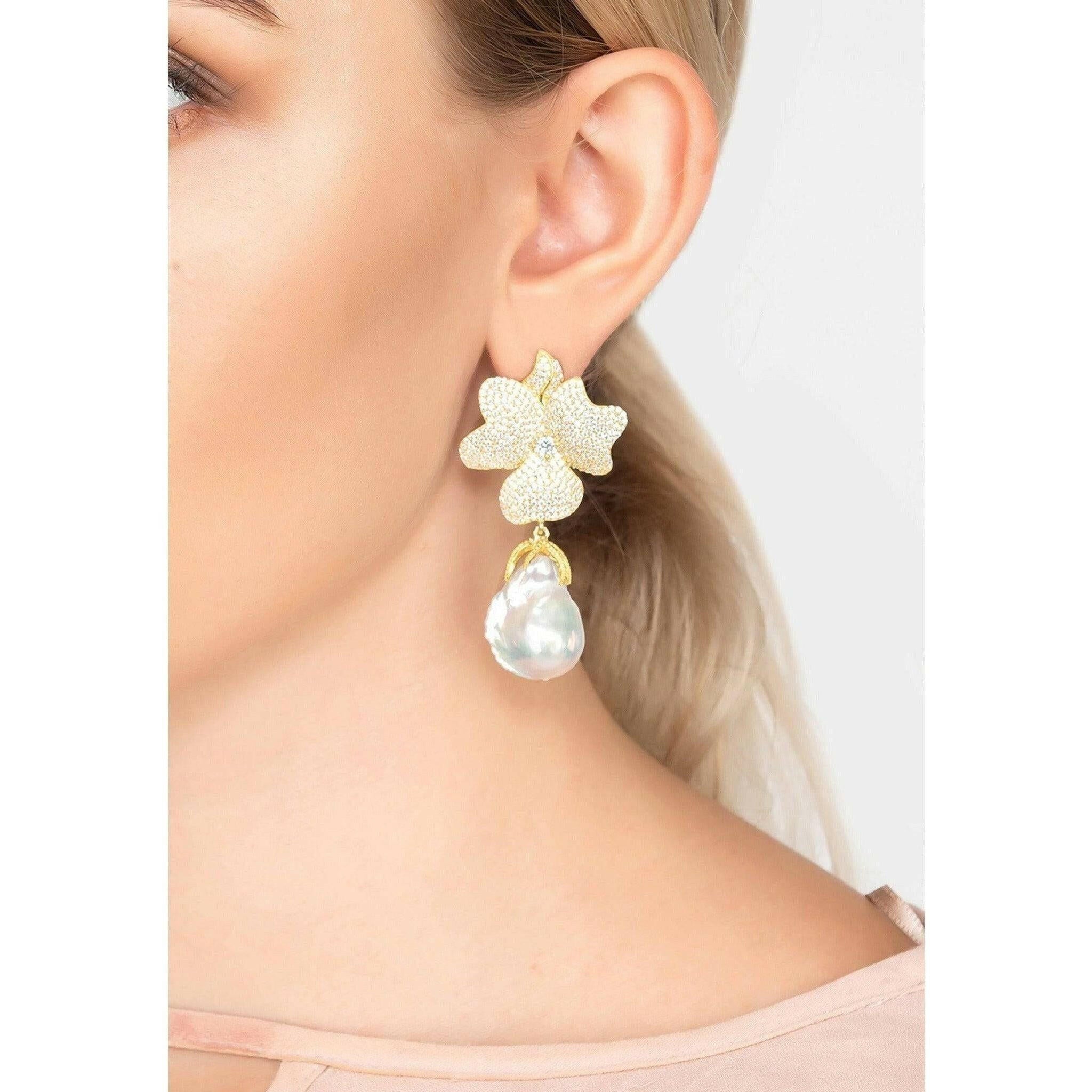 Baroque Pearl White Flower Earrings Yellow Gold.