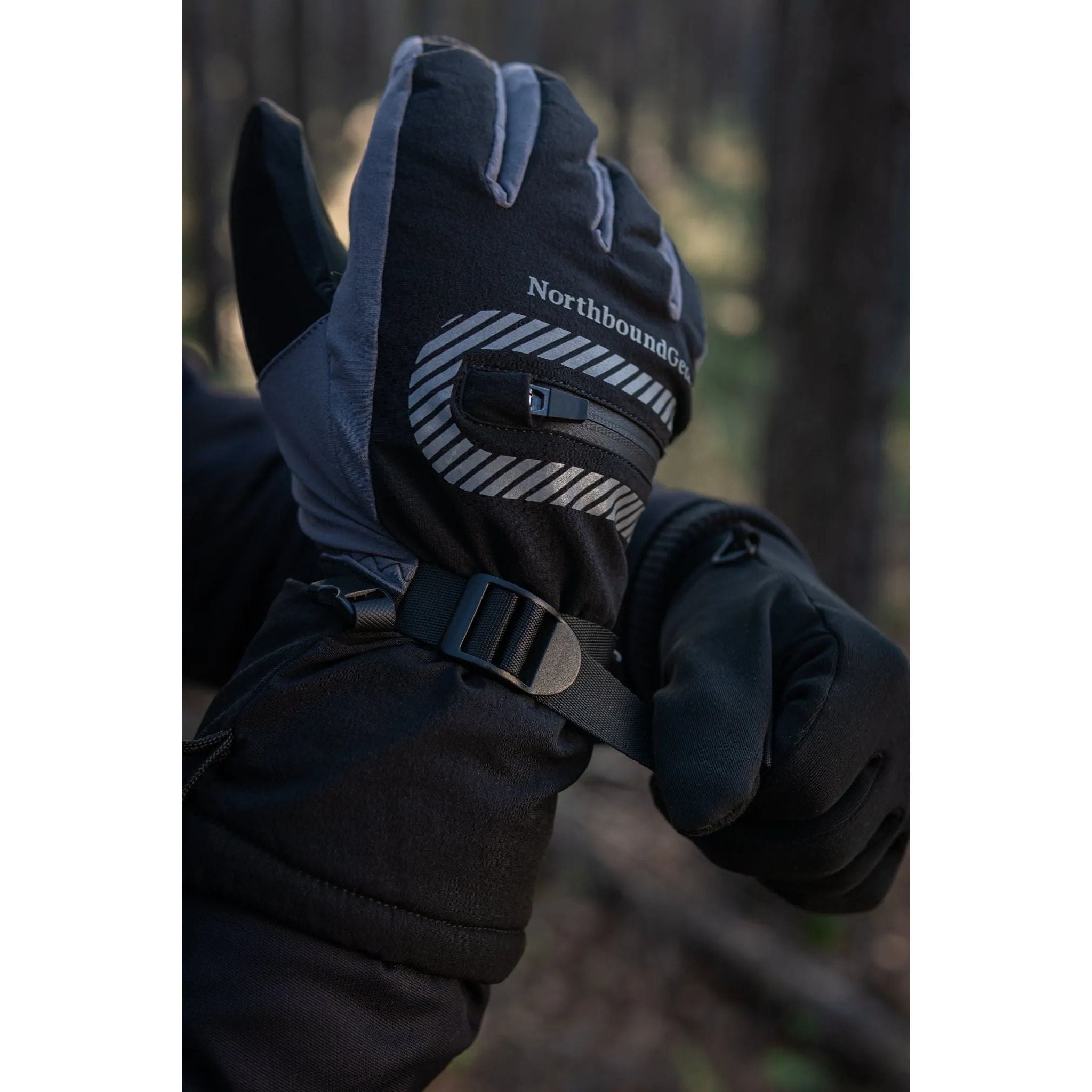 “Defender” 3-In-1 Gloves With Touchscreen.