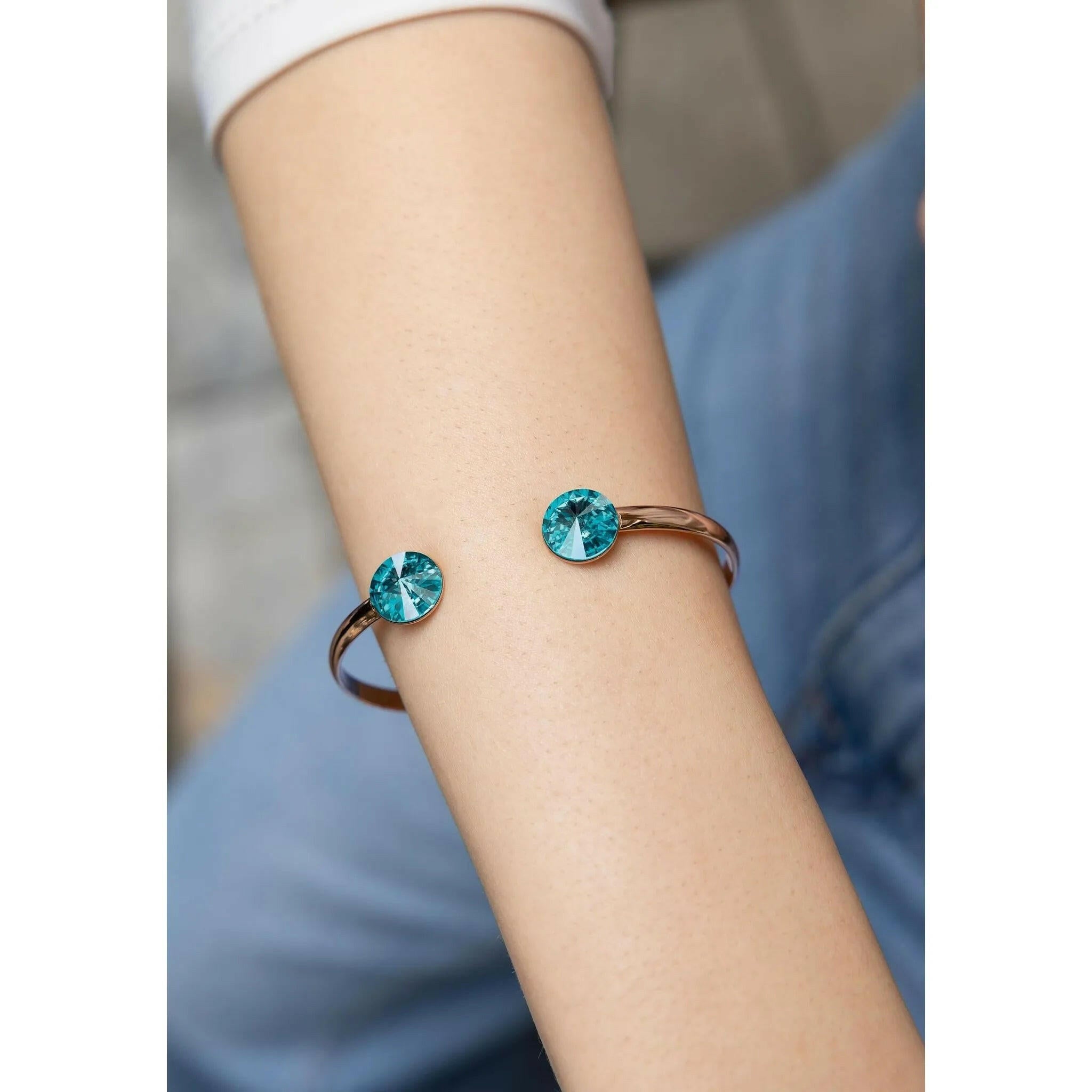 Facet Pyramid Bracelet Rose Light Blue.