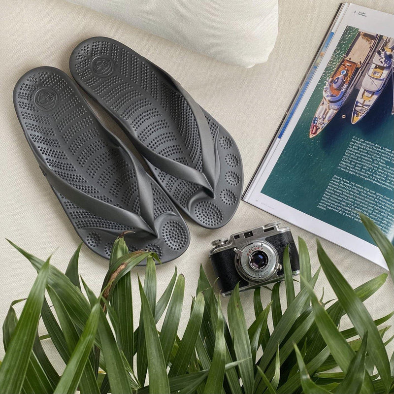 NIGHT PLATINUM FLIP FLOPS BY GUDO.