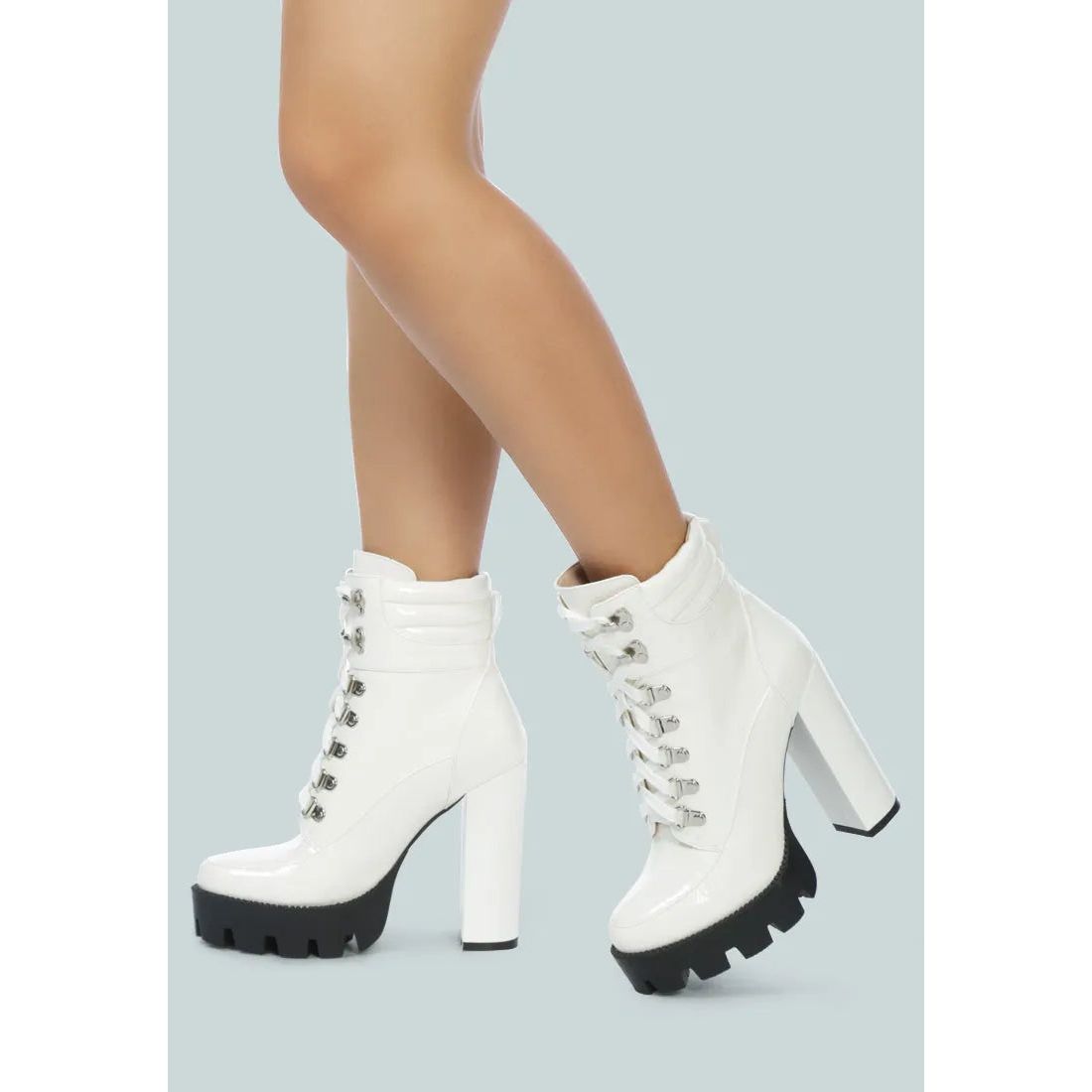 Stopper Cushion Collared Lace Up Boots.