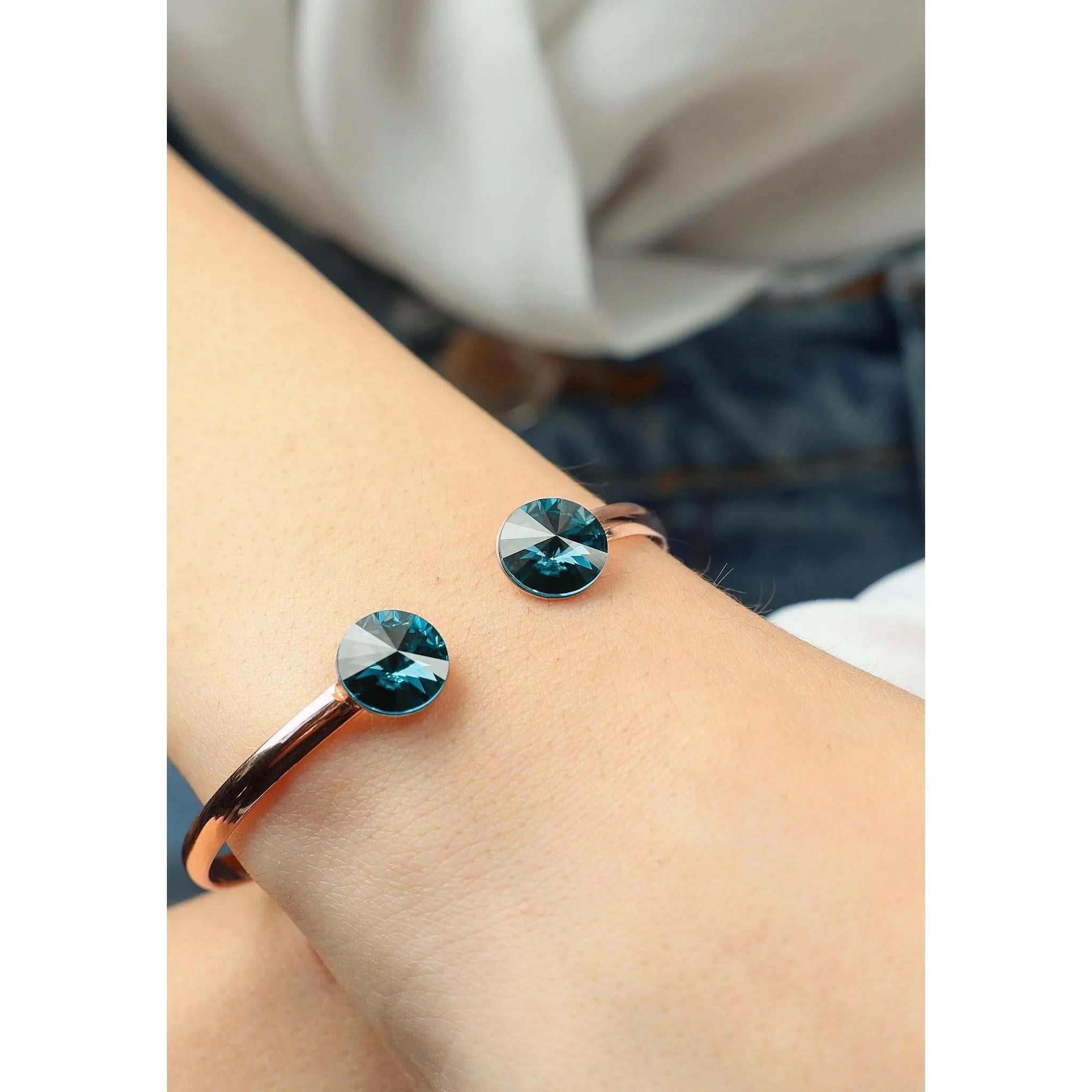 Facet Pyramid Bracelet Rose Light Blue.