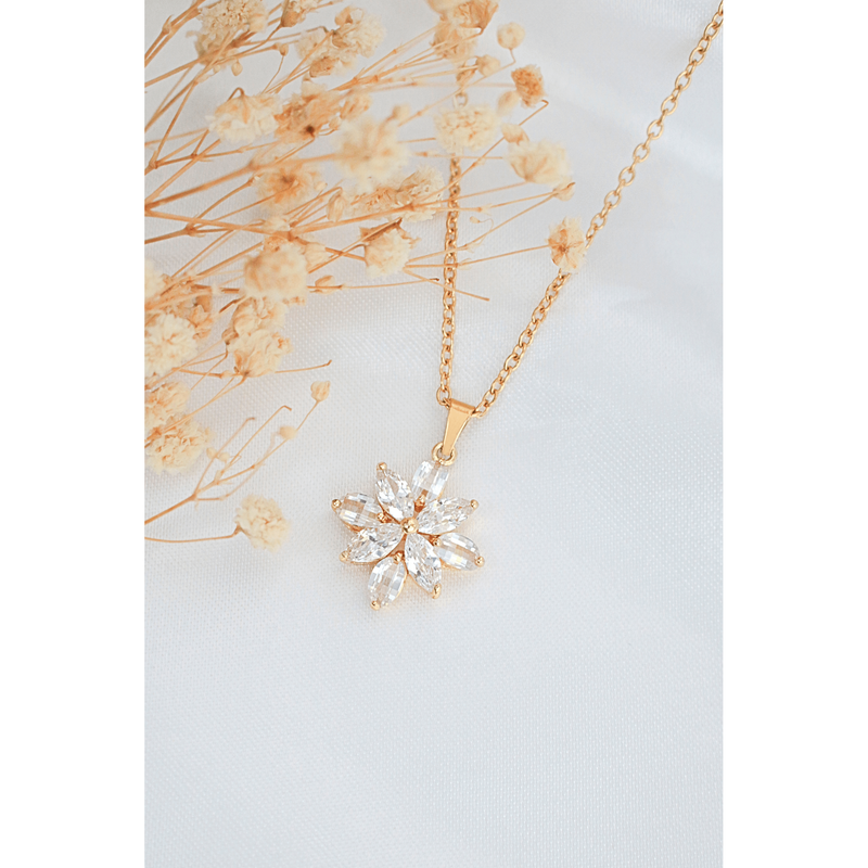 24 Karats CZ Flower Pendant Necklace.