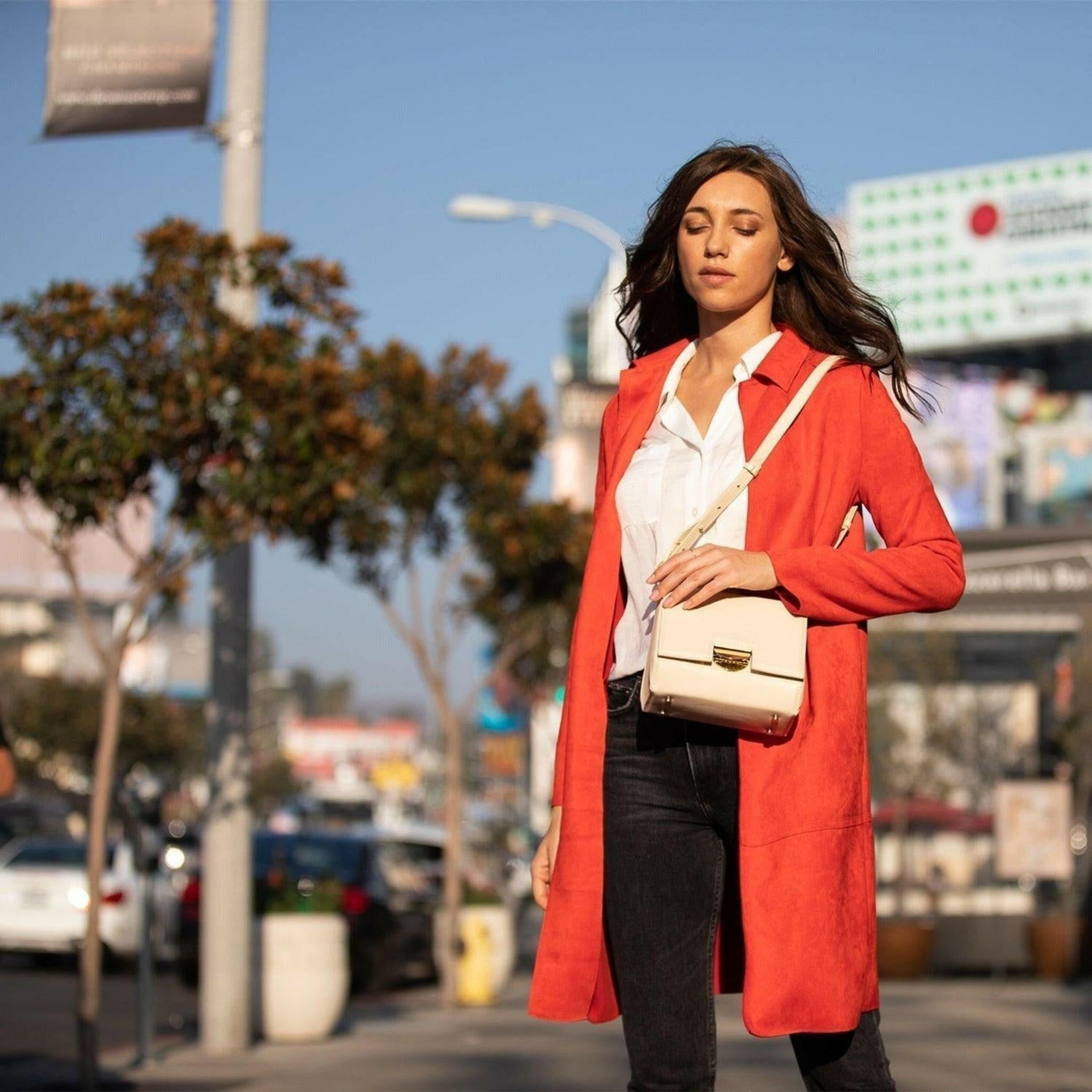 Elizabeth Leather Saddle Bag in Off White.