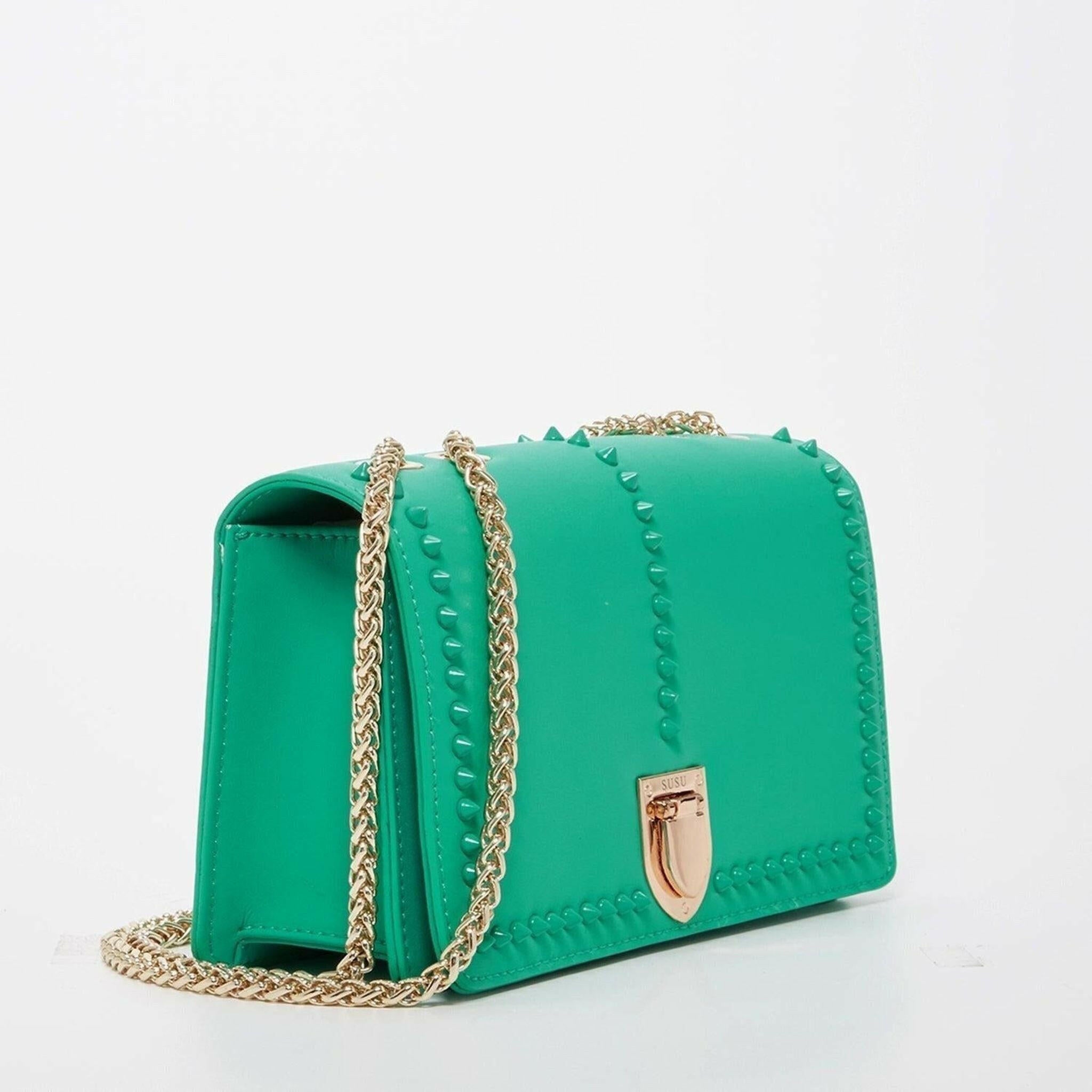 Josie Leather Bag With Chain Strap in Green.