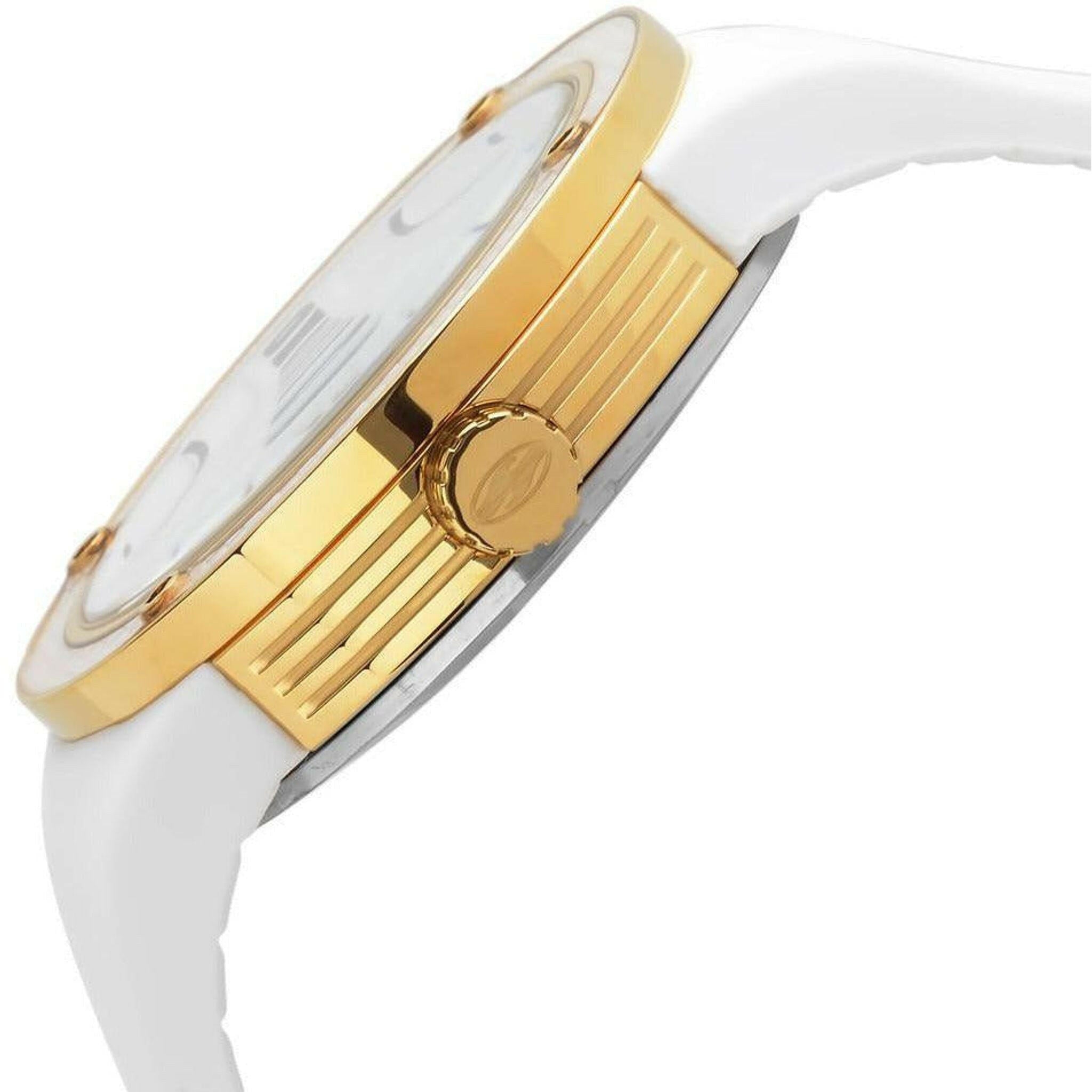 Men's Driver Watch in Gold.