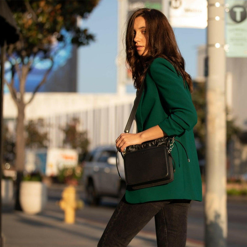 Patricia Leather Purse Drawstring in Black