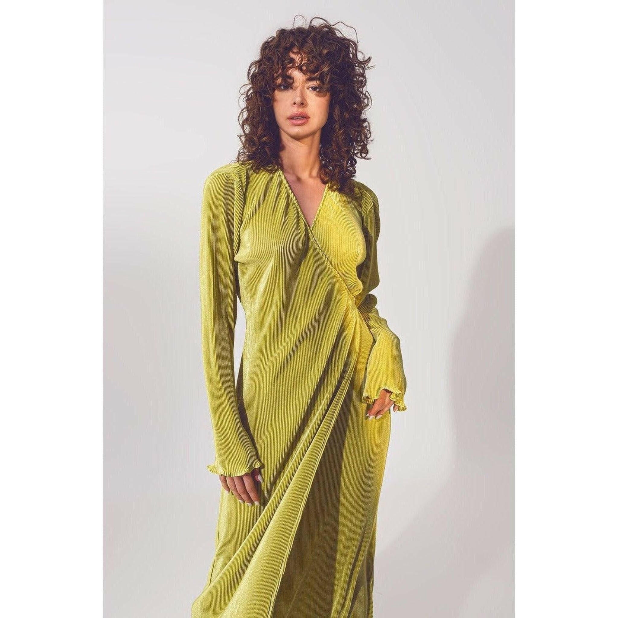 Satin Wrap Detail Pleated Dress in Green.