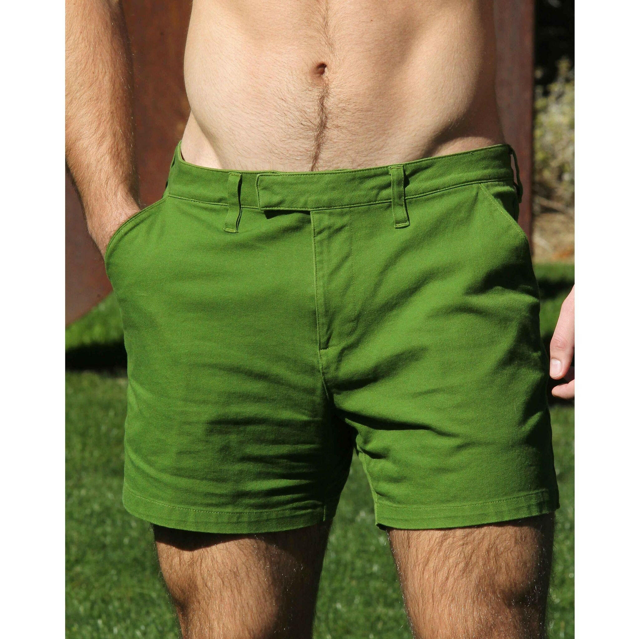 The Handsome 7" Short in Palm Green.