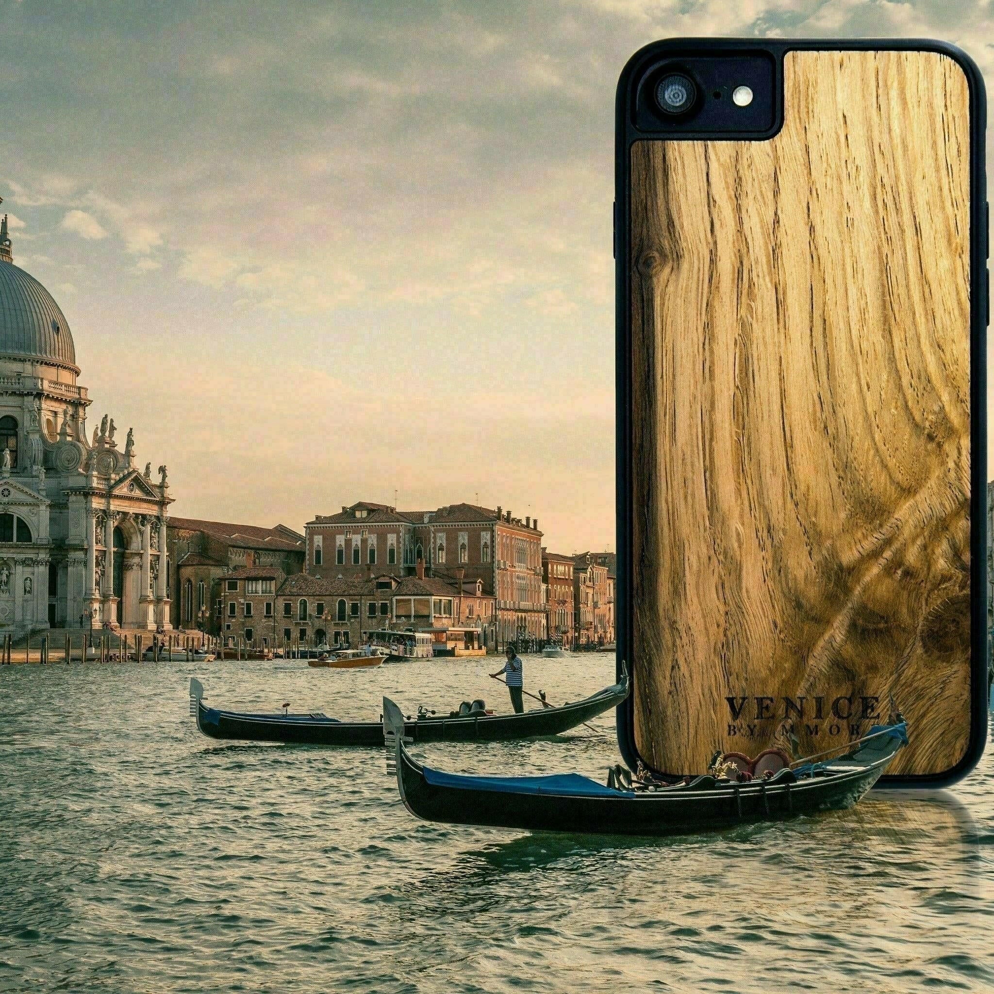 The Venice Case - Minimalist Lettering.